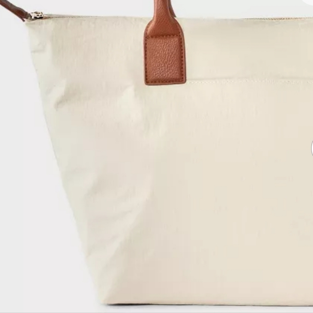 Universal Thread Tote Handbag 11" x 18.5" x 7.25" NWT - Picture 5 of 5